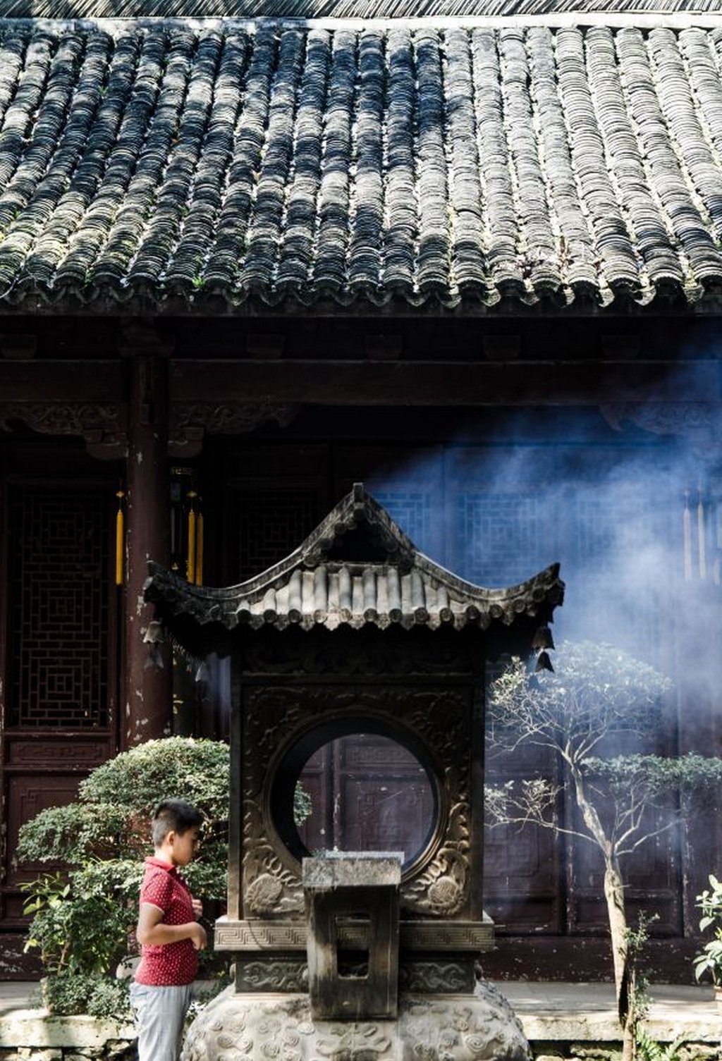 Photographie d'un brûleur d'encens du temple Guoqing