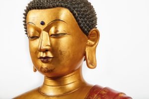Bouddha de médecine en bois laqué doré, dynastie Qing