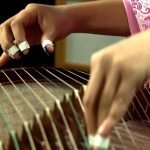 Le guzheng, un instrument de musique à cordes pincées traditionnel chinois