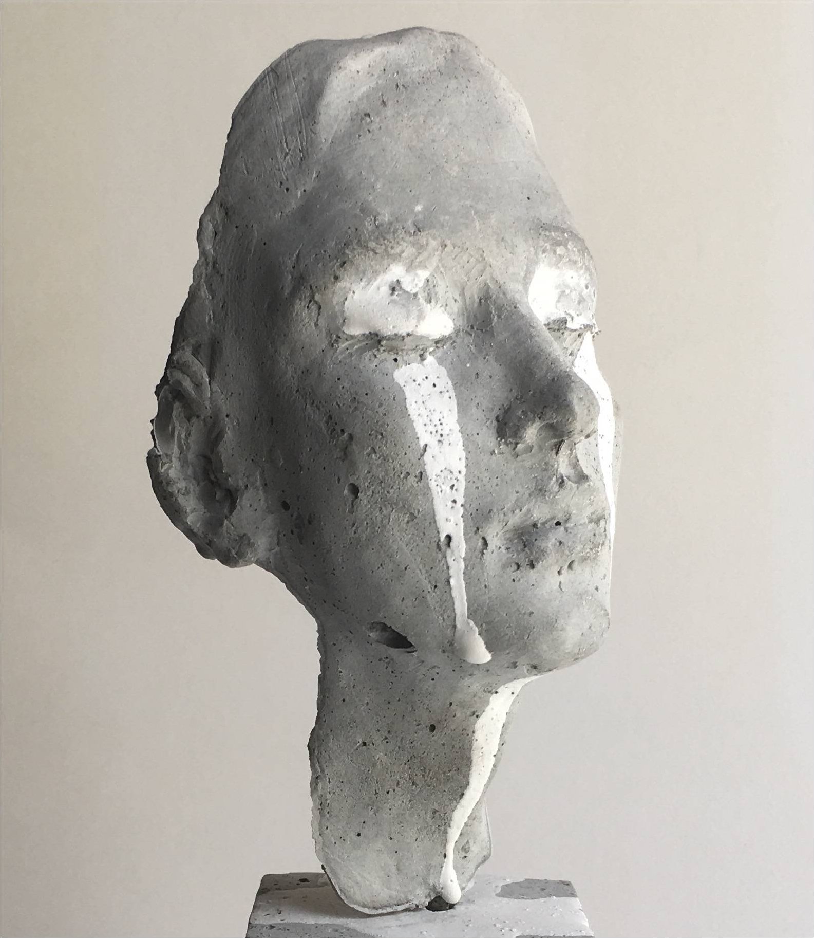 Petit ciment larmes II, 2017, sculpture de Beatrice Bizot