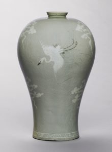 Engobe à motif de grues, incrustée sur un vase céladon maebyeong, dynastie Goryeo
