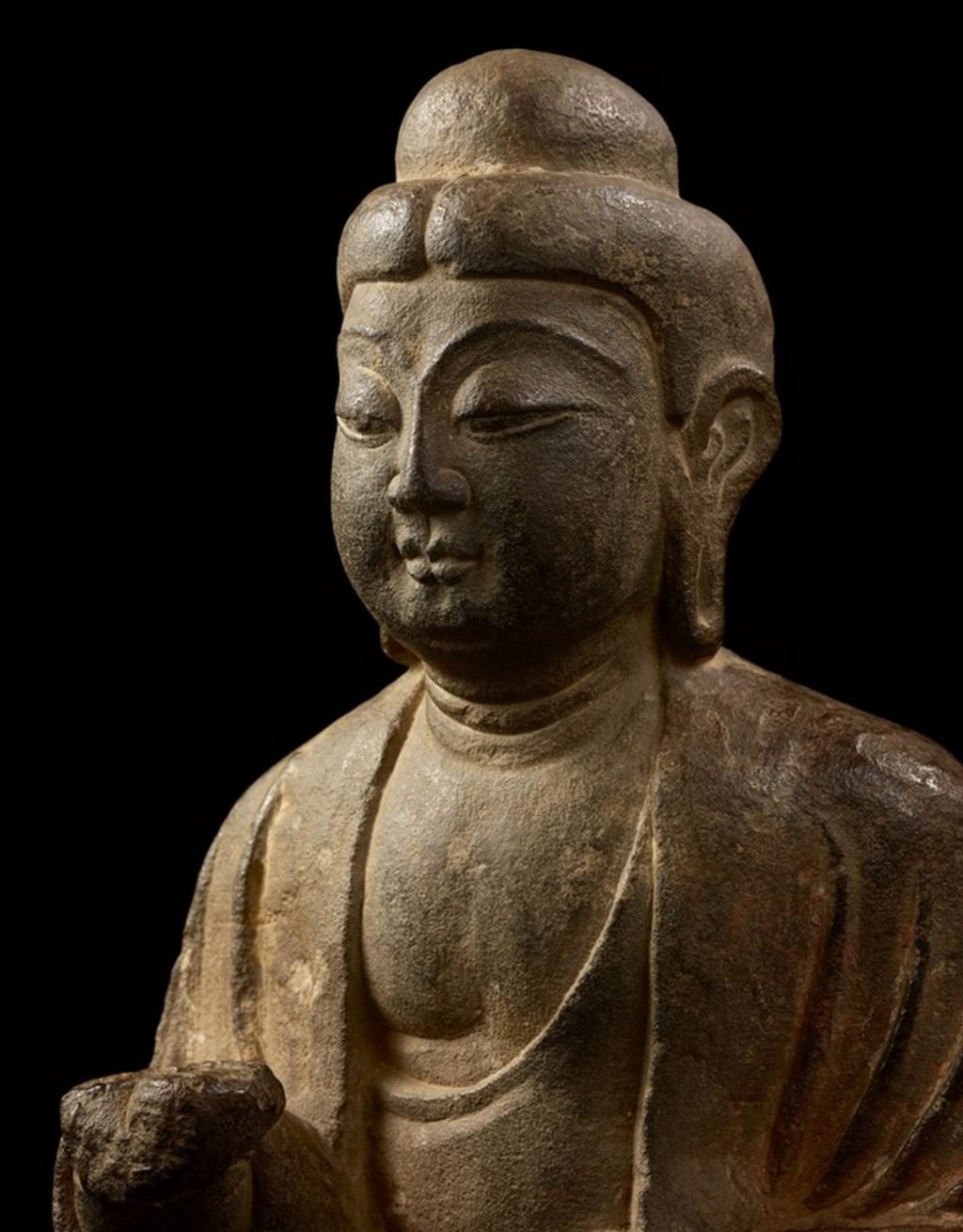 Bouddha Shakyamuni, en pierre calcaire finement sculptée, dynastie Tang