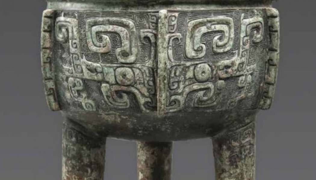 Récipient à vin en bronze archaïque de la dynastie Jue Xia, culture Erlitou
