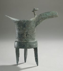 Vase jue en bronze, fonte au moule, entre -1550 et -1300