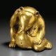 Ours assis en bronze doré, dynastie des Han de l'Ouest