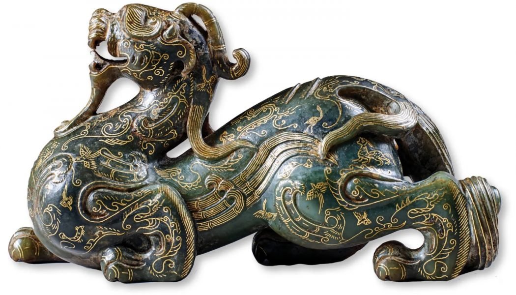 Bixie en jade incrusté de fil d'or, dynastie Han