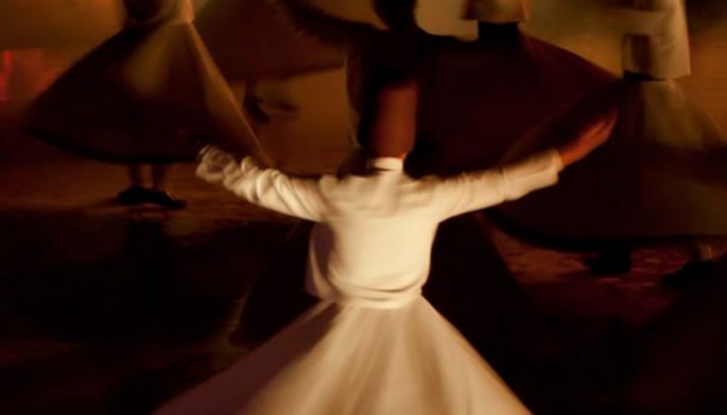 Sama, danse giratoire sacrée des derviches tourneurs soufis