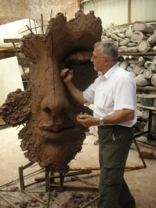 Réalisation en fonderie d'un masque géant, Georges Saulterre